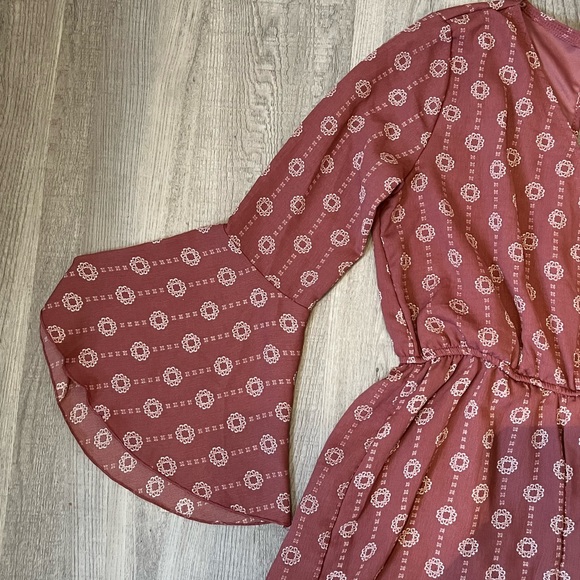 Francesca’s Dusty Pink Romper - Picture 3 of 5